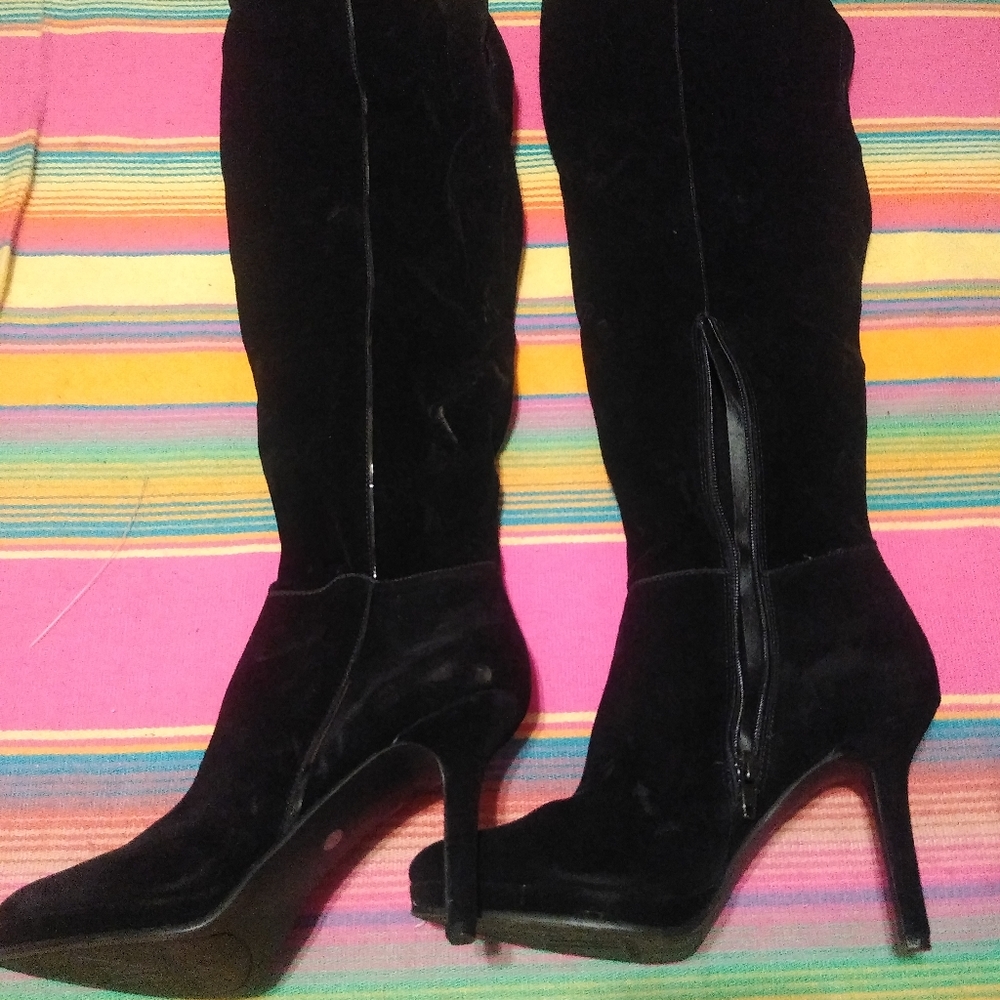 Real black suede boots 4 inch heel very nice - Picture 1 of 16